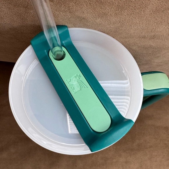 Stanley Classic Green Mug with Handle - Picture 5 of 5